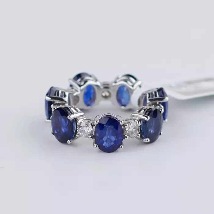 BAGUE EN OR 18 CARATS SERTIE DE SAPHIRS ET DE DIAMANTS