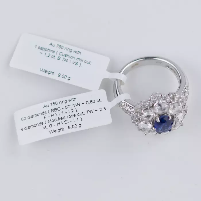 18-KARAT WHITE GOLD RING WITH SAPPHIRE AND DIAMONDS