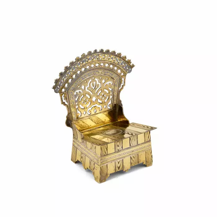 SALIÈRE-TRÔNE EN ARGENT DORÉ DE STYLE RUSSE. MOSCOU, 1882