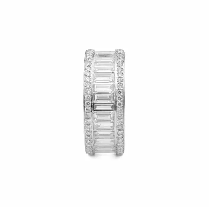 18-KARAT WHITE GOLD DIAMOND ETERNITY BAND