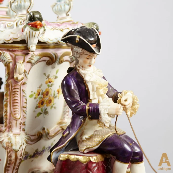 Porcelain group 