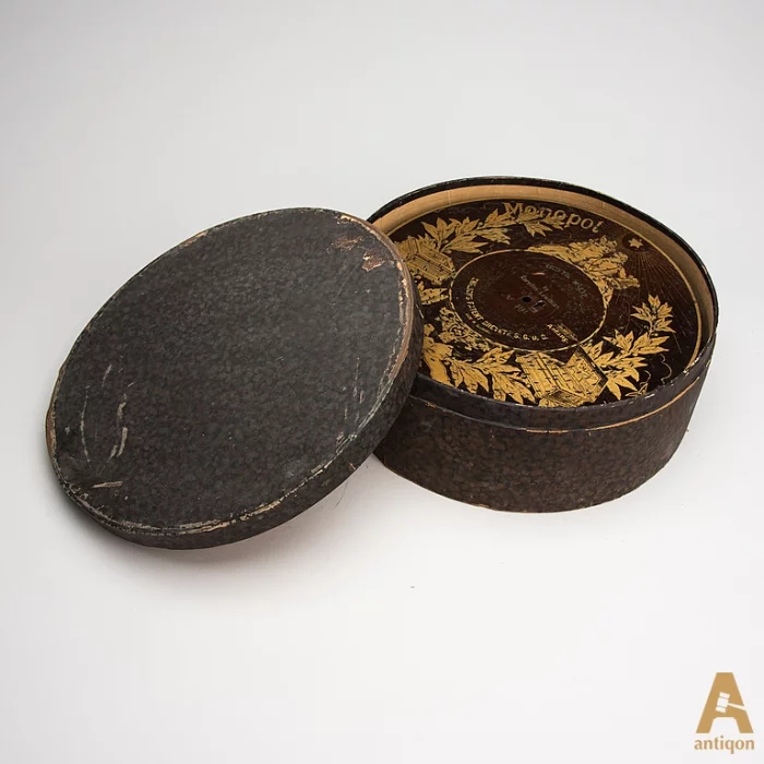 18 Music Discs 