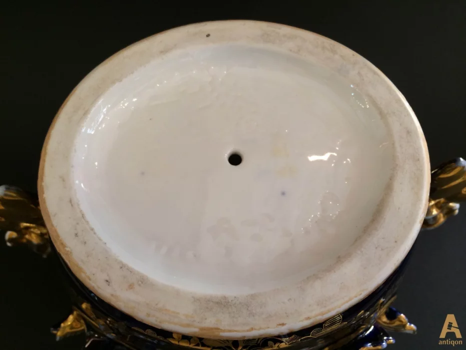 Jardiniere for flowers