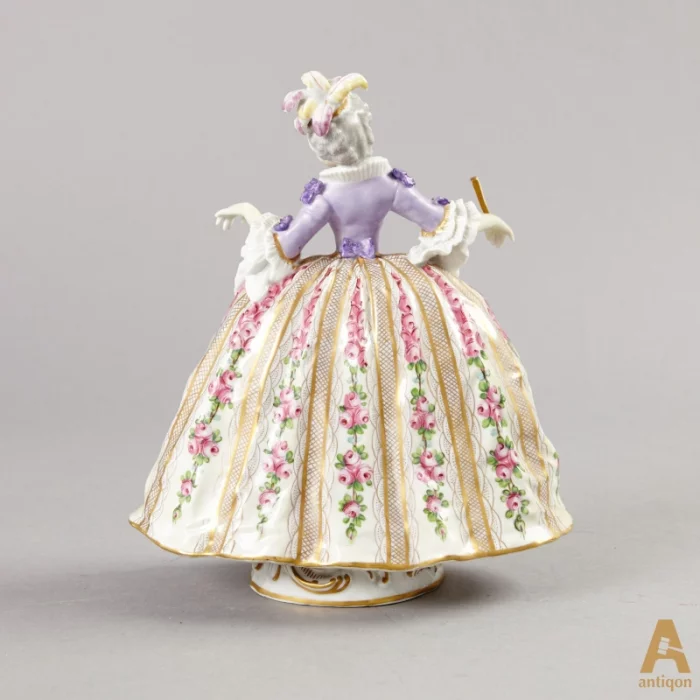 Porcelain figure 