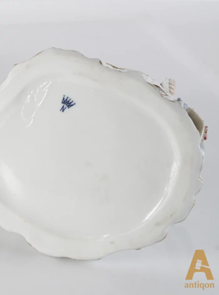 Porcelain figure 