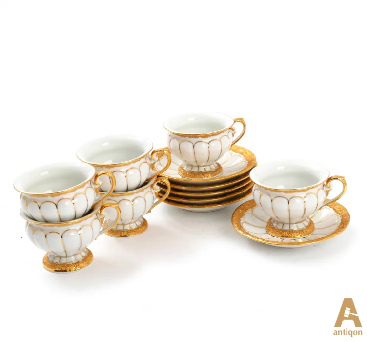 Six coffee cups with saucers. Meissen