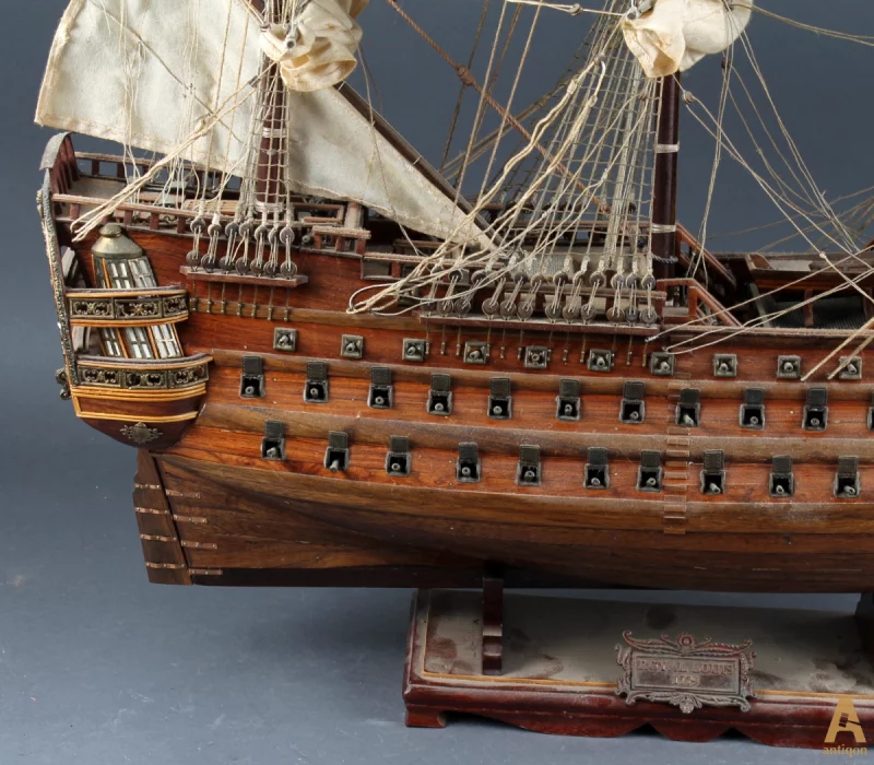 Model of the ship 