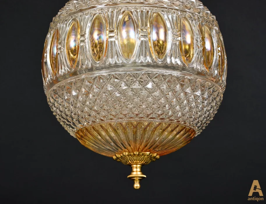 Ceiling chandelier in the form of a ball. 