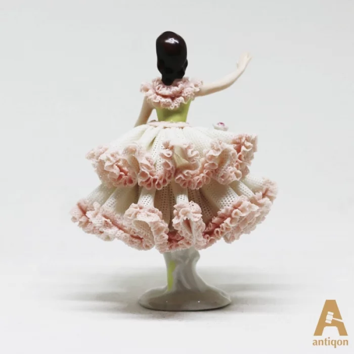 Figurine en porcelaine 