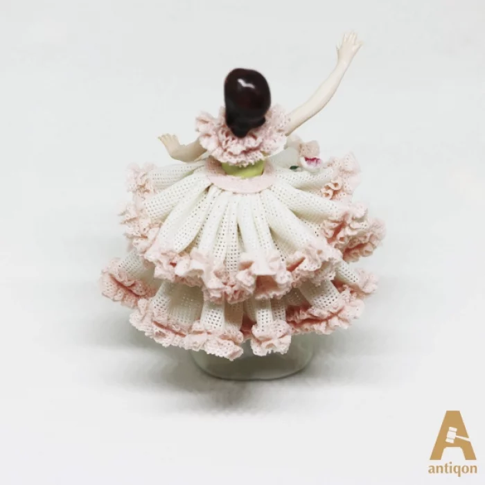 Figurine en porcelaine 