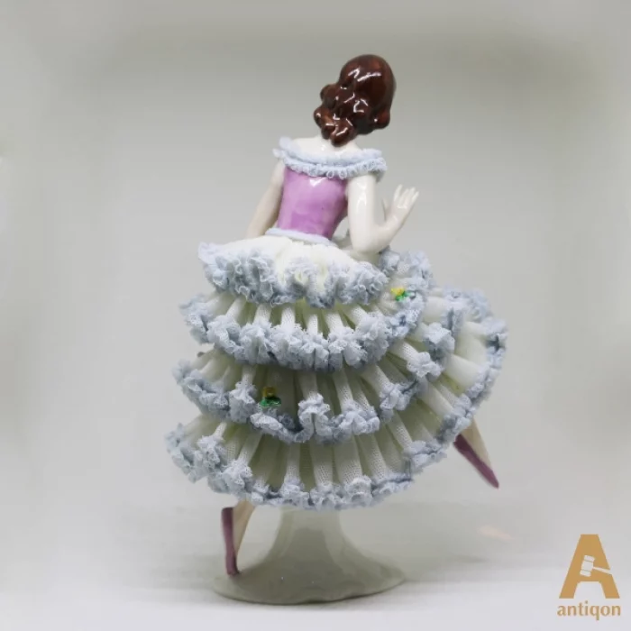 Porcelain figurine 