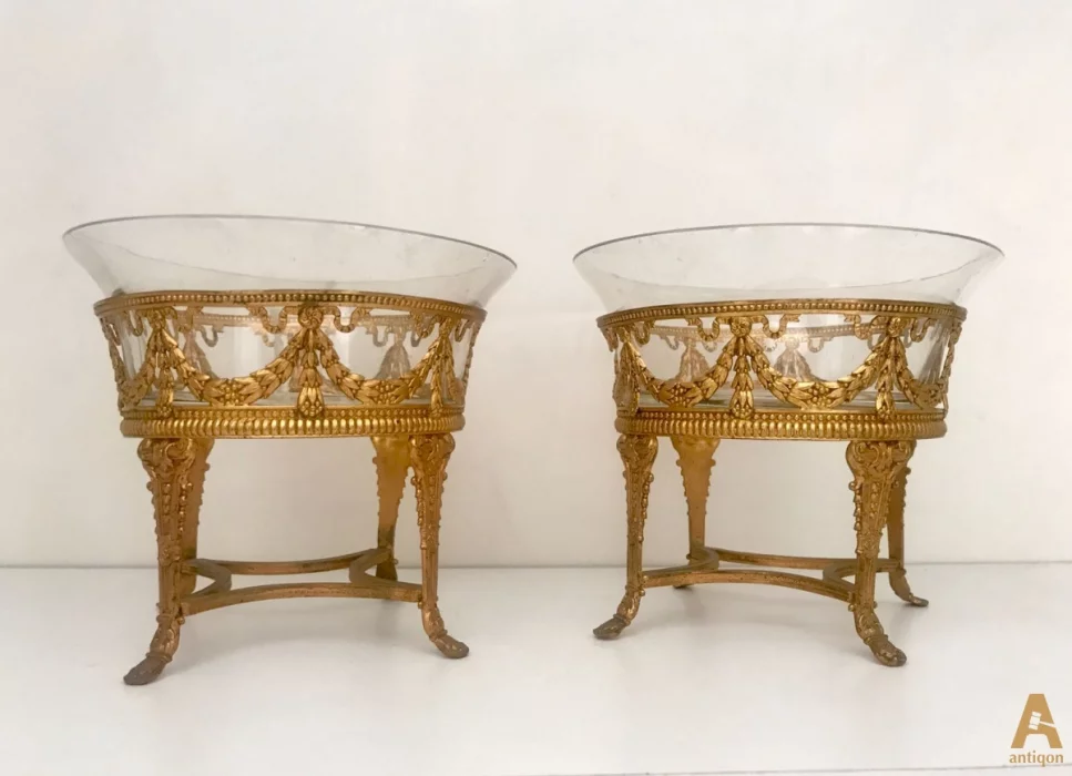 Decorative vases 