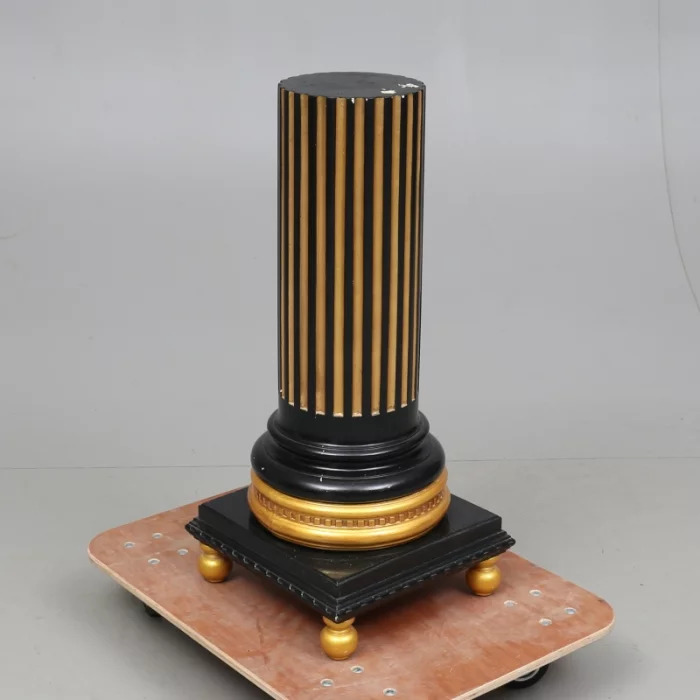 Pedestal, Column