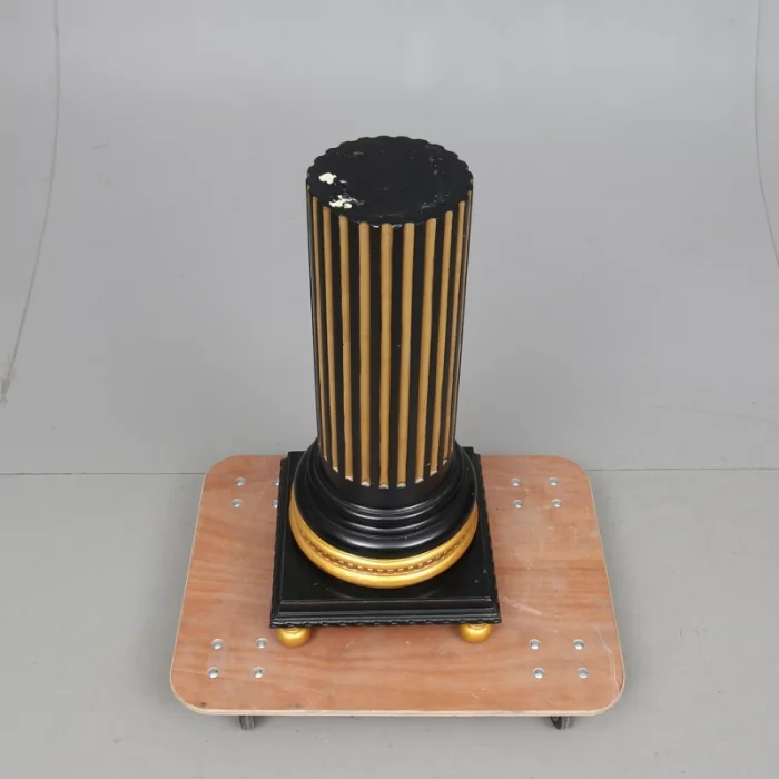 Pedestal, Column