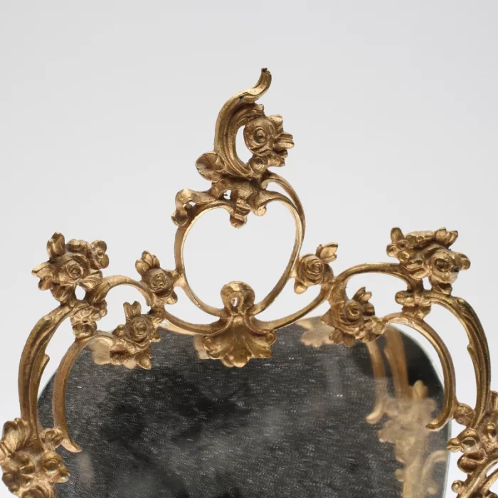 Cadre rocaille pour miroir, photo