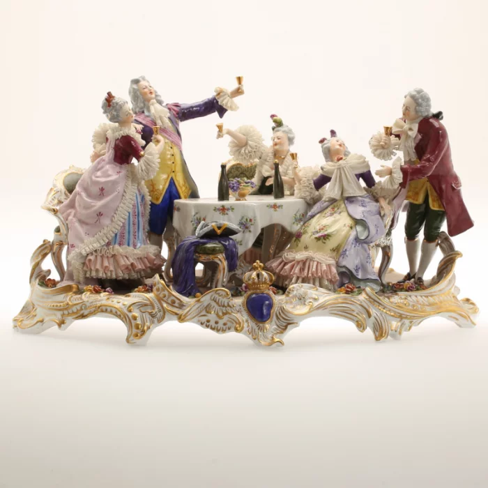 Composition en porcelaine Le banquet des Monsieur et Dames