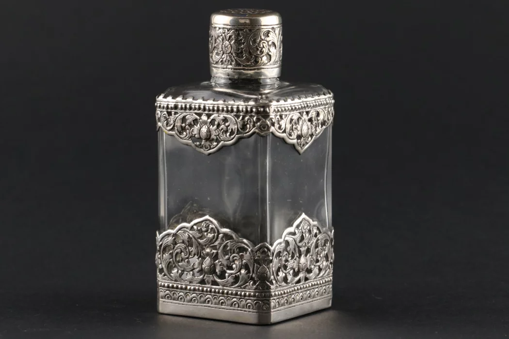 Flacon en verre pour parfum 