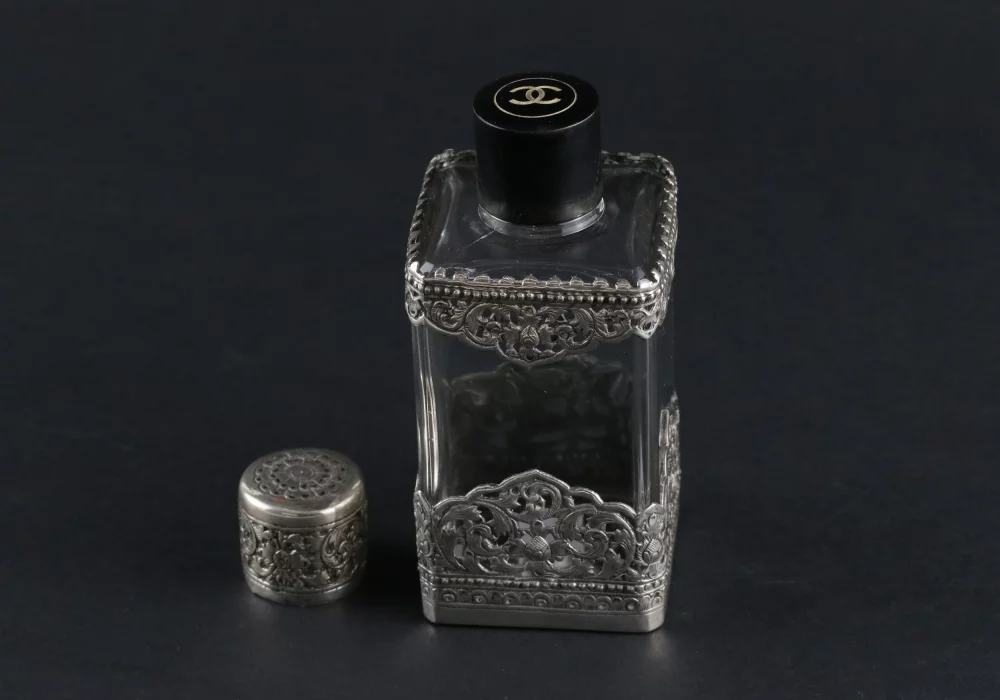 Flacon en verre pour parfum 