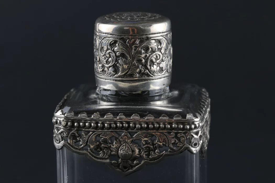 Flacon en verre pour parfum 