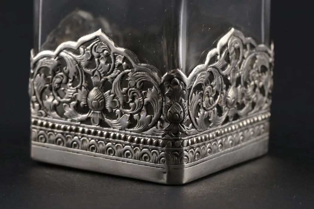 Flacon en verre pour parfum 