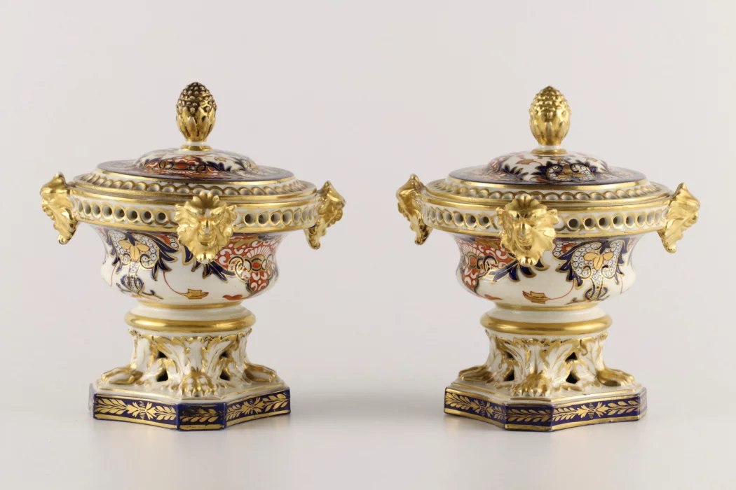 Paire de vases aromatiques (Pot-pourri)