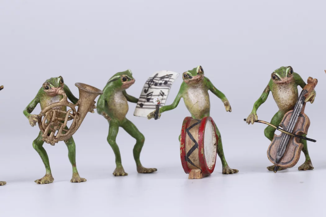 Frog Orchestra. Vienna bronze