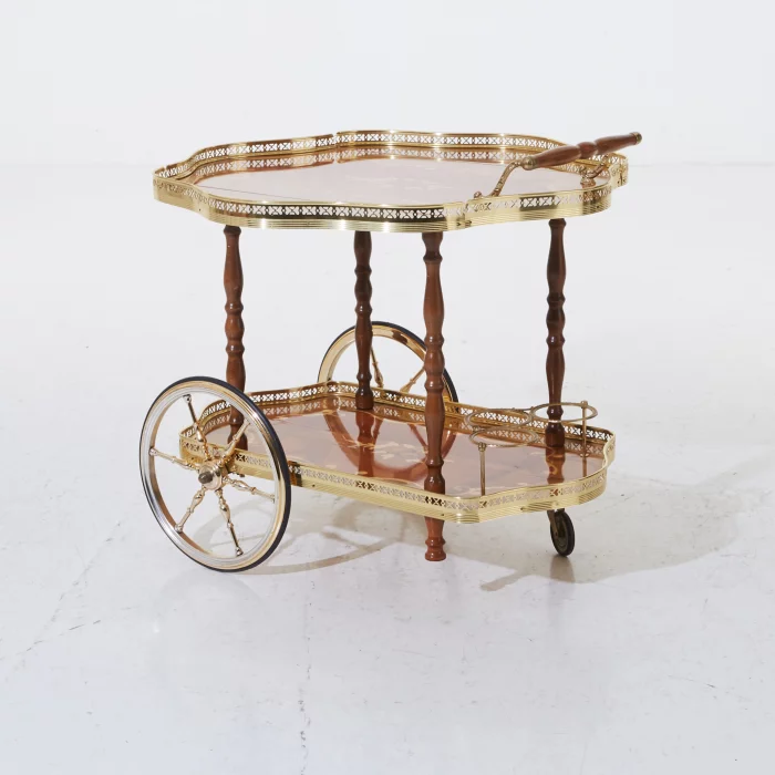 Serving table on wheels