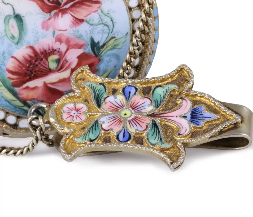 Bouteille pendentif en argent de Maria Semenova.