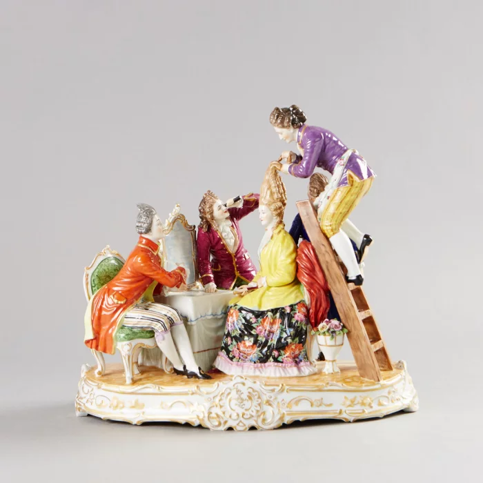 Groupe de porcelaine Coiffeur