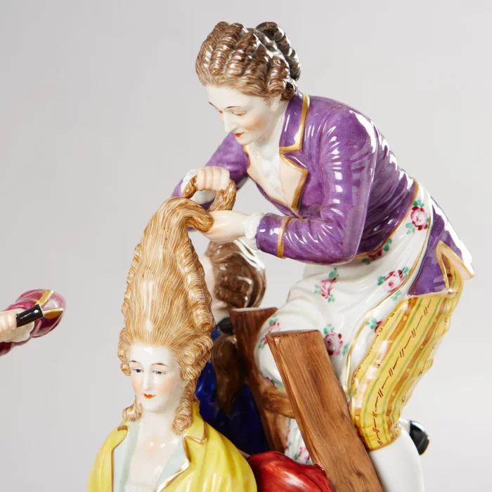 Groupe de porcelaine Coiffeur