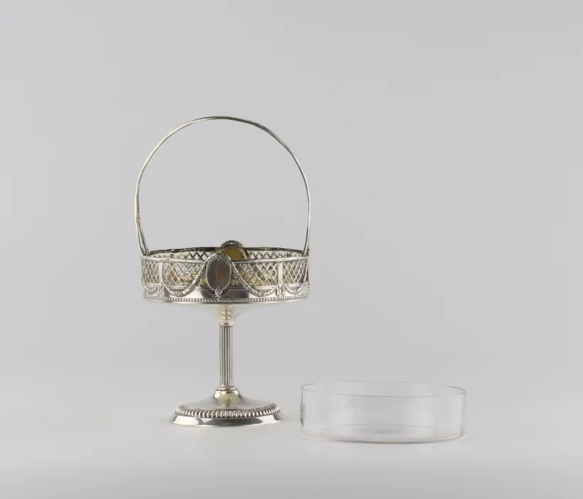 Austere silver candy bowl 