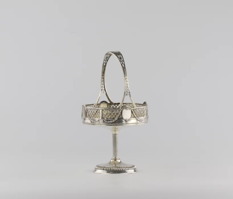 Austere silver candy bowl 