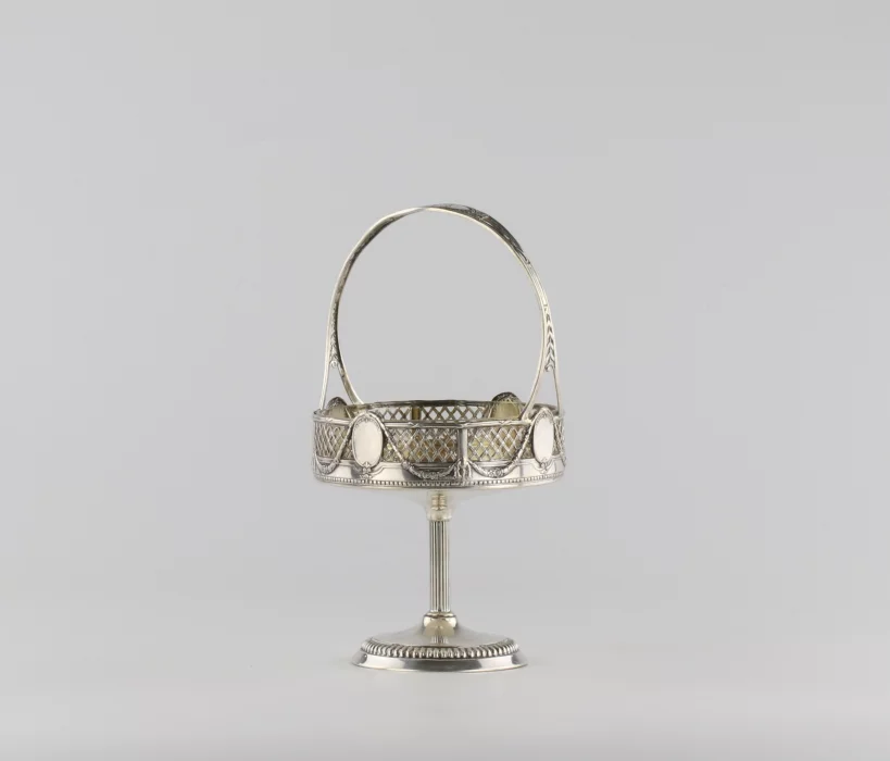 Austere silver candy bowl 