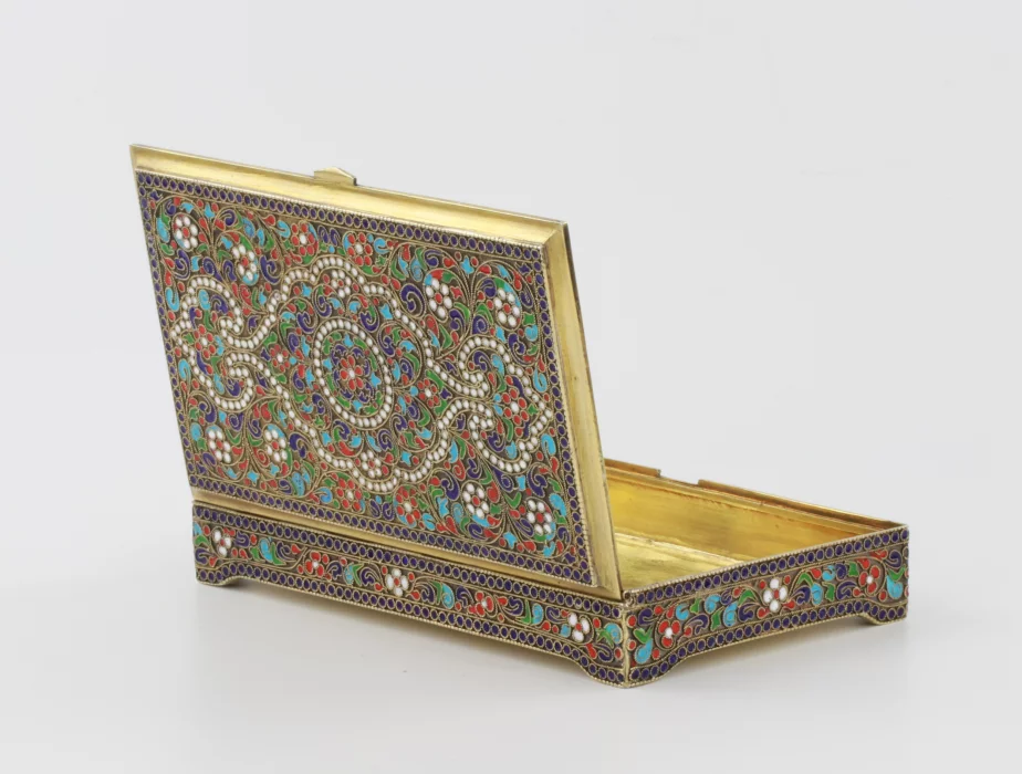 Boîte en argent et en email  de style neo-russe 