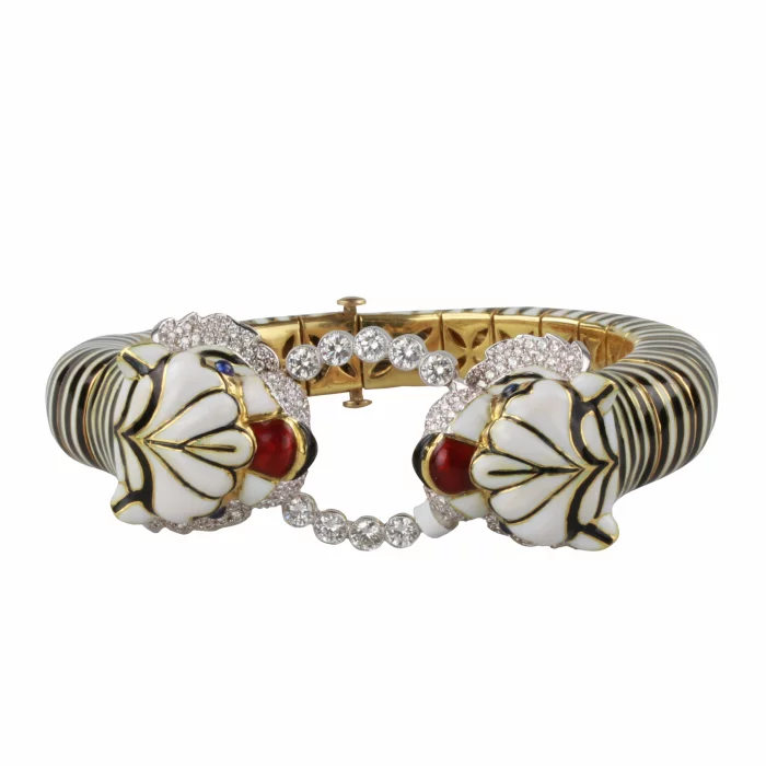 Womens bracelet Tigers in the style of designer David Webb. 