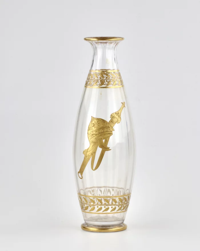 Vase en verre avec casque