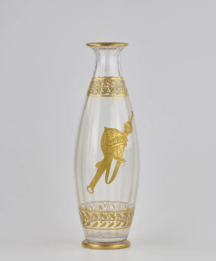 Vase en verre avec casque