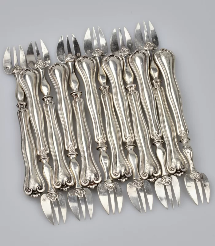 Ensemble de fourchettes à huîtres en argent