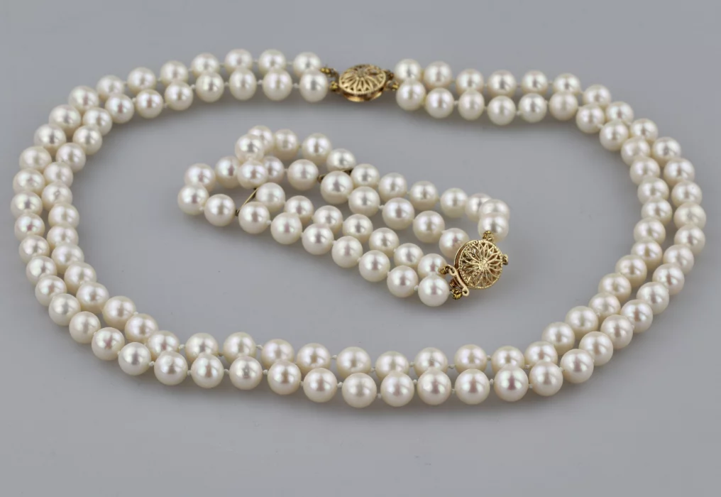 Pearl set. Bracelet, necklace. 