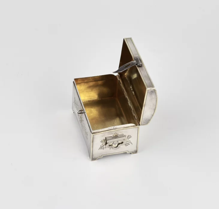 Jewelry box 