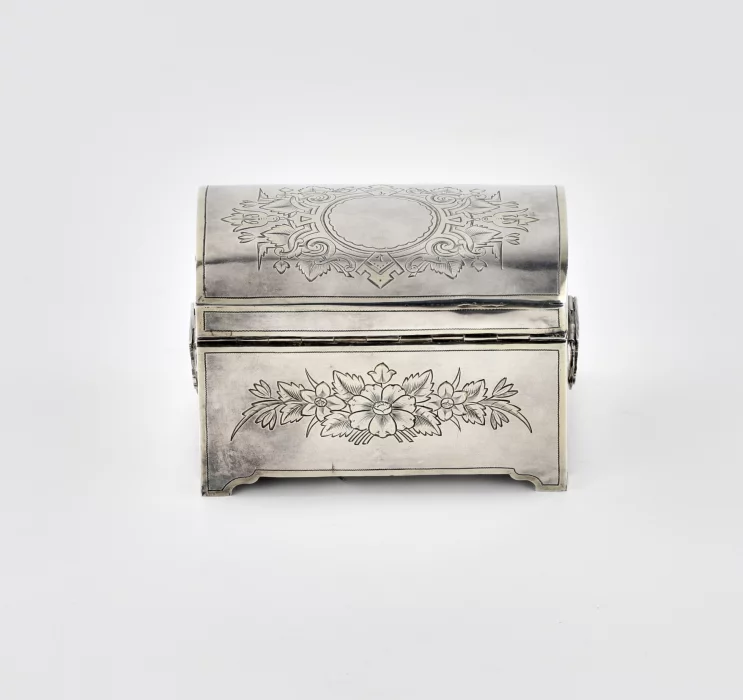 Jewelry box 