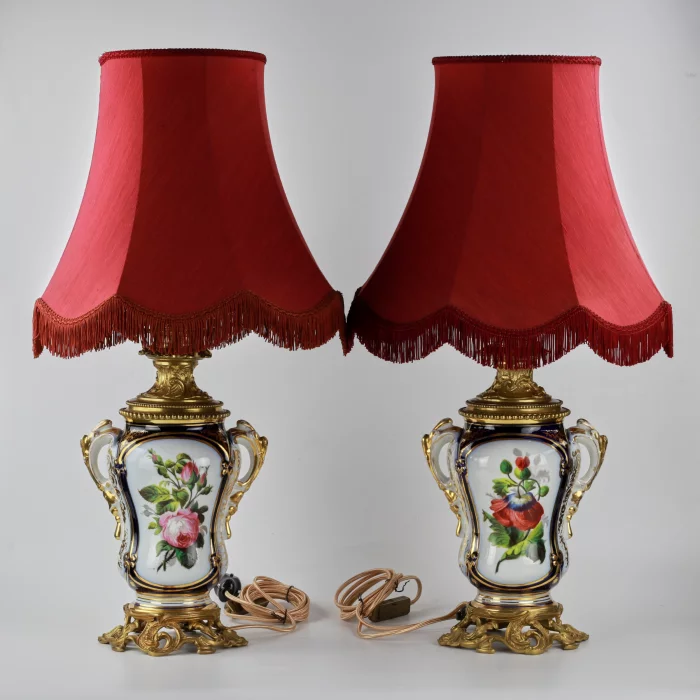 Paire de lampes en porcelaine 