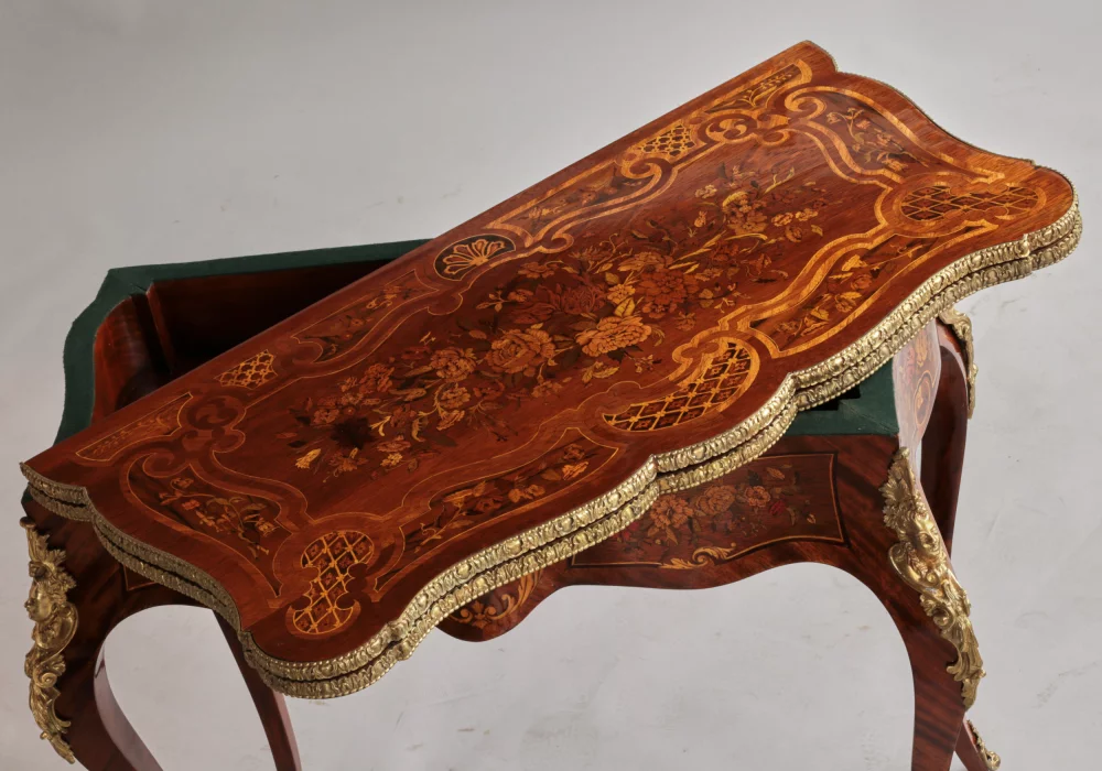 Card table in Napoleon III style