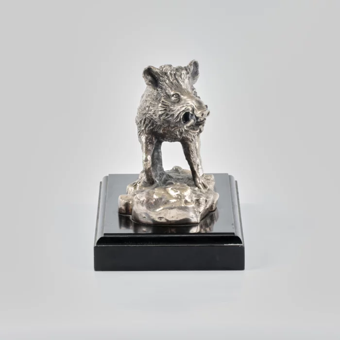 Figurine Sanglier en metal argente.
