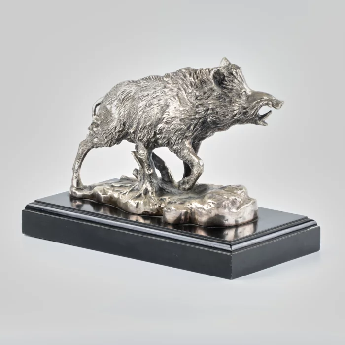 Figurine Sanglier en metal argente.