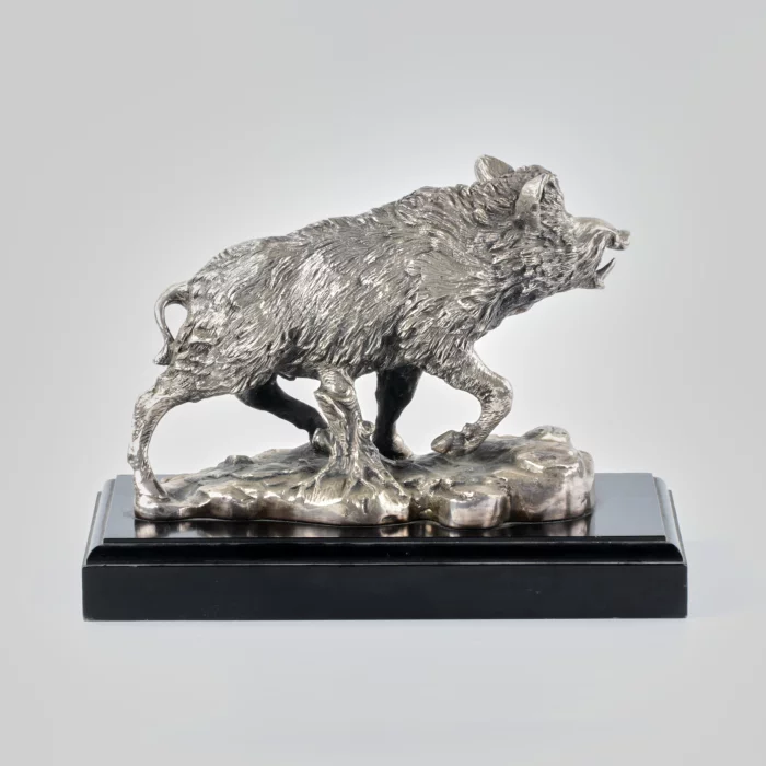 Figurine Sanglier en metal argente.