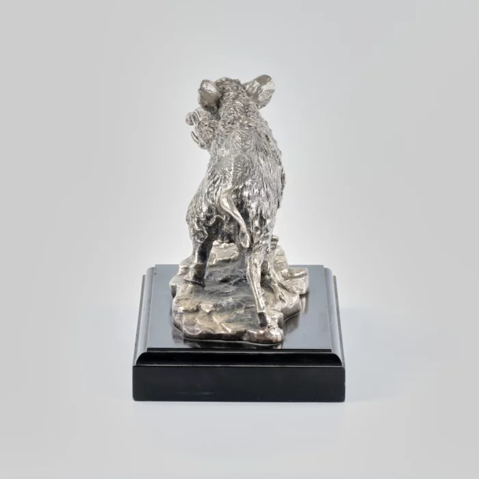 Figurine Sanglier en metal argente.