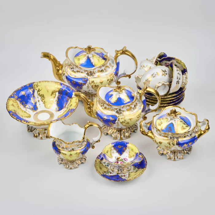 Service à the français du deuxième baroque.