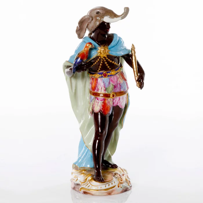 Figurine en porcelaine allegorie 