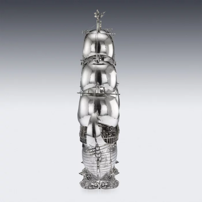 Maquette en argent dun navire du XVe-XVIe siècle 